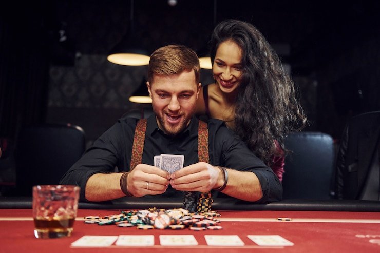 pkall Slots and live tables on your phone